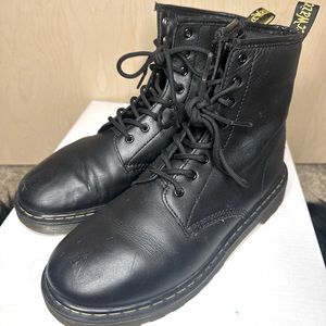 Vintage Doc martens black lace up combat style size 7.5